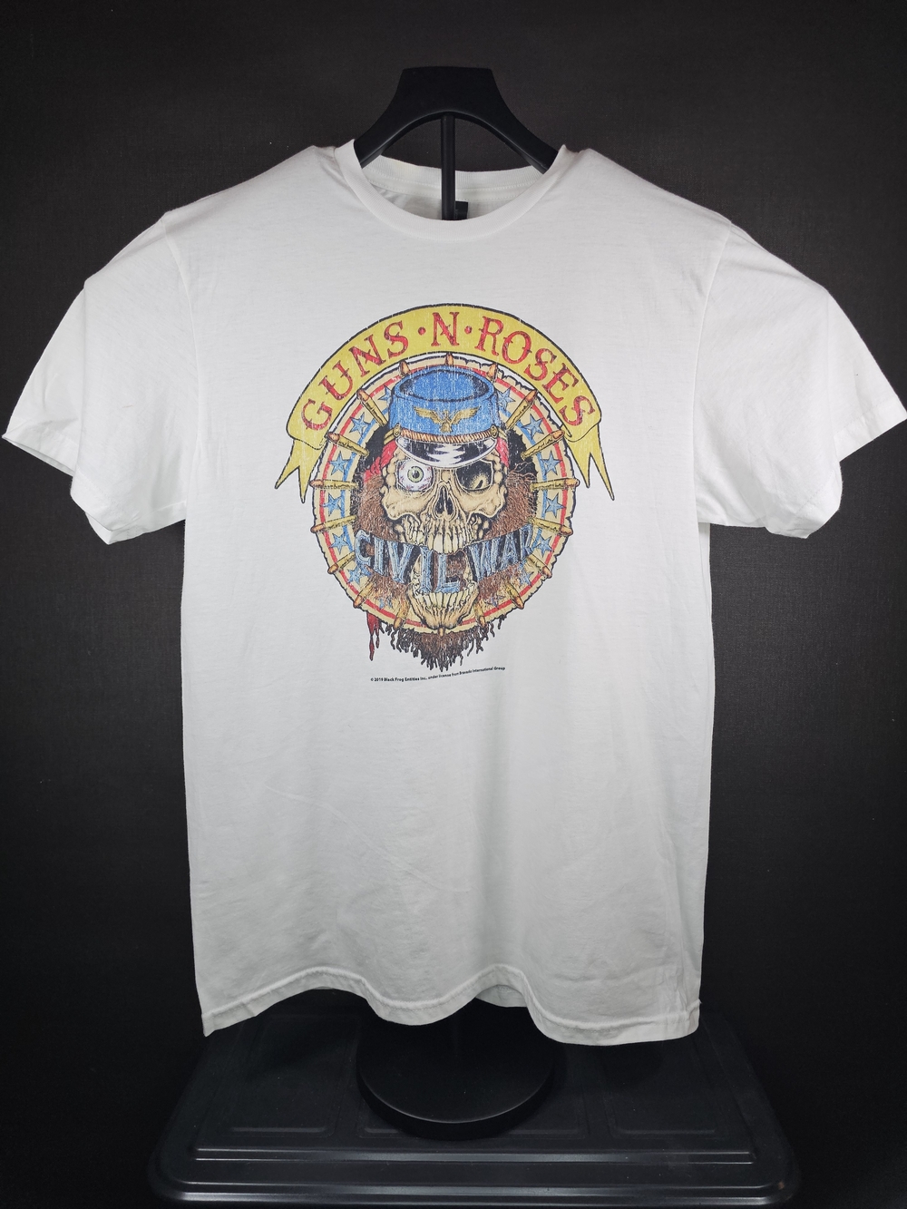 Gildan White Short-Sleeve Tee with Multicolor Guns N' Roses Skull Graphic